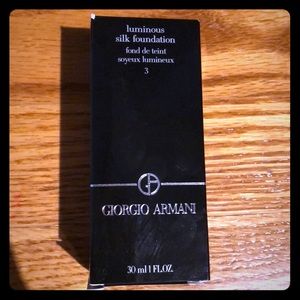 Giorgio Armani luminous silk foundation